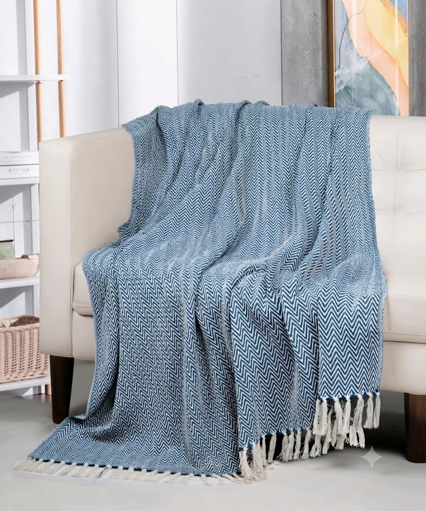 Blue Chevron Patterned Throw Blanket with Tassels – Cozy Stylish Home Decor Blanket