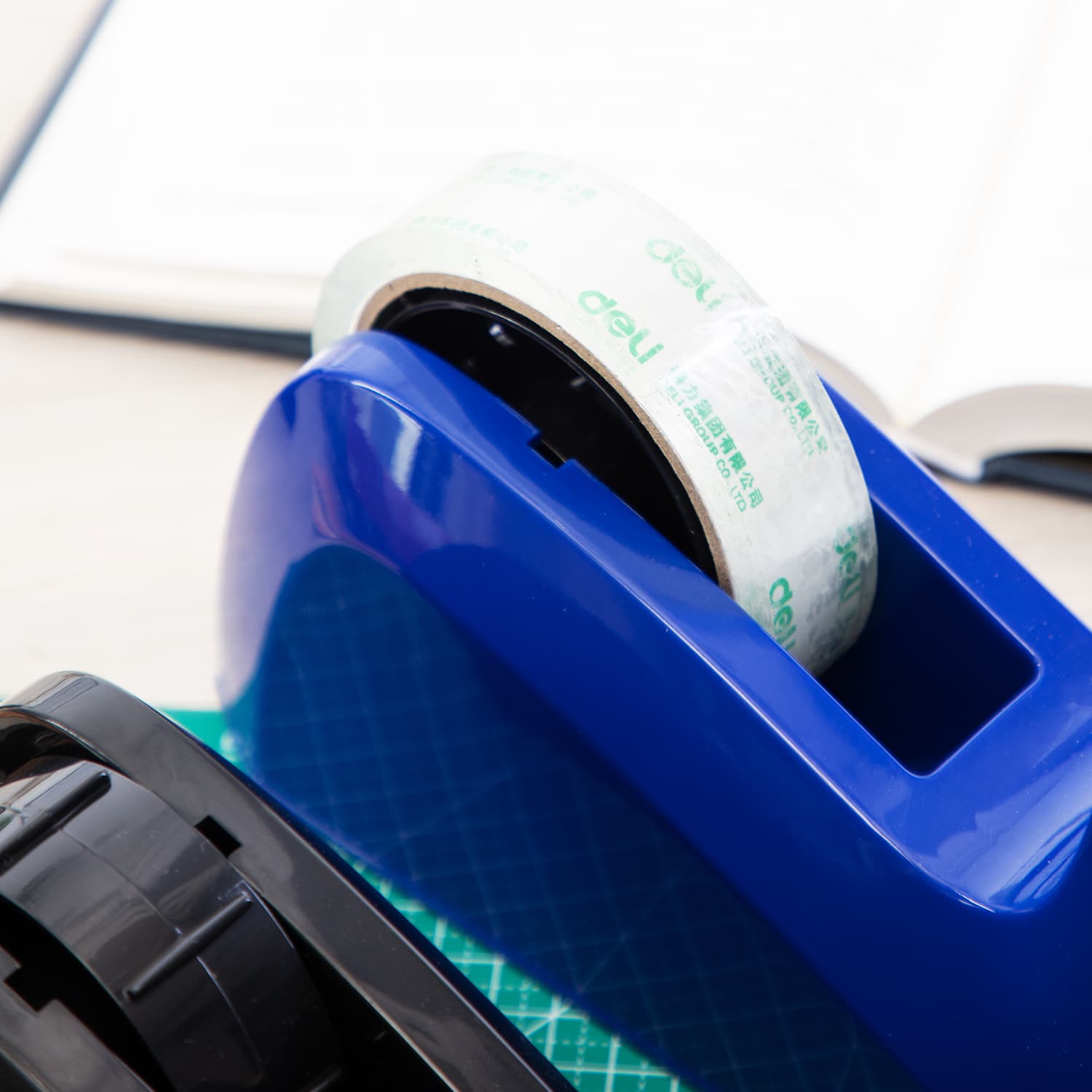 Deli Deli E816 Tape Dispenser – Heavy Duty Desktop Tape Cutter for Office, School & Home stationary, toys & sports — thumbnail 2 of 3