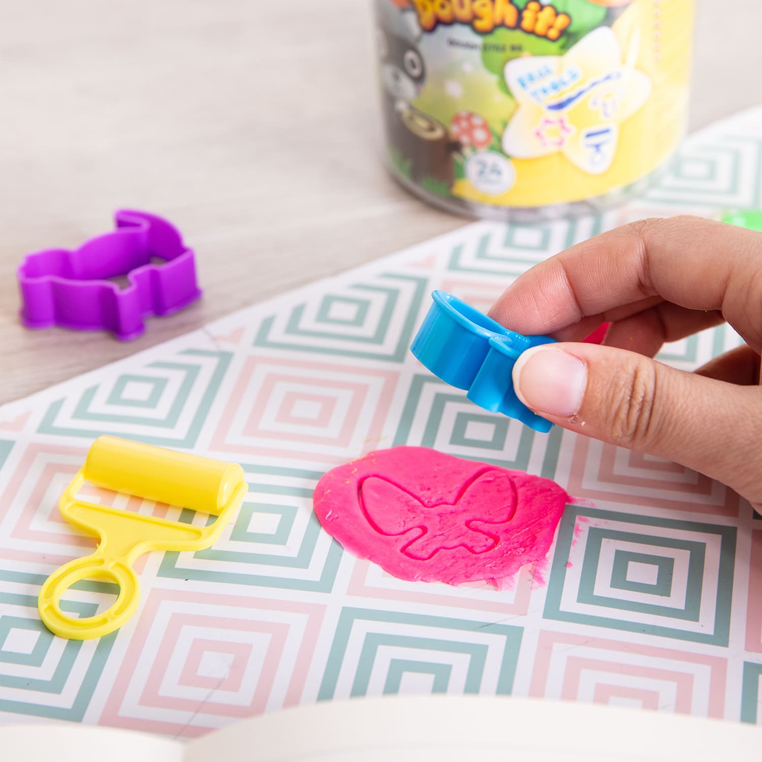 Deli Deli ED75286 Dough Set – 24 Colors Modeling Clay with 4 Free Tools | 280g stationary, toys & sports — image 1 of 4