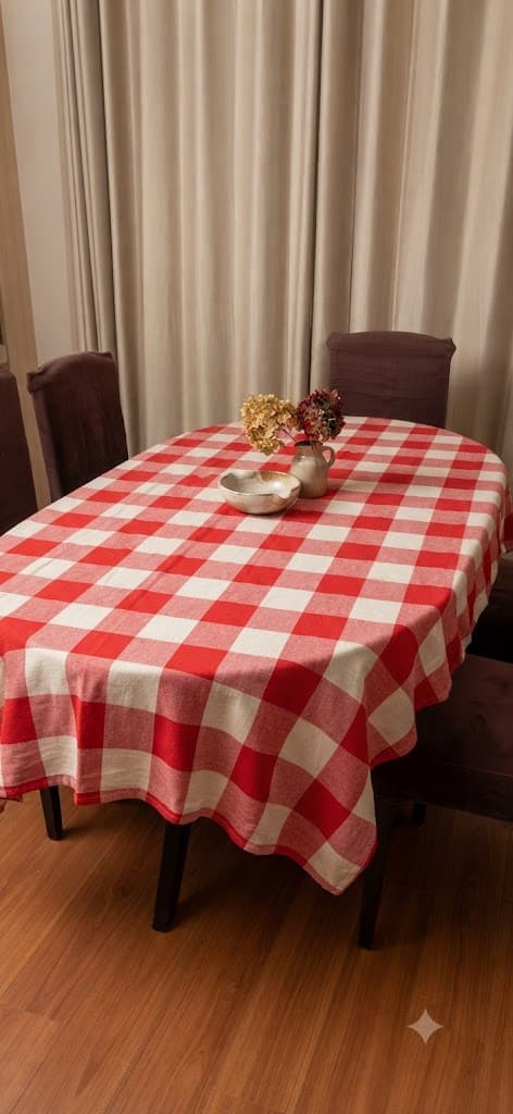 Red & White Buffalo Check Oval Tablecloth – Classic Washable Dining Table Cover